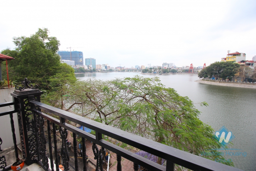 A nice studio with lake view for rent in Ba Dinh, Ha Noi